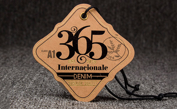 如何選擇一個好的印刷不干膠、服裝吊牌的廠家？